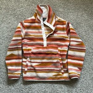 Billabong fuzzy sherpa, never worn, half button up, super warm and lightweight!